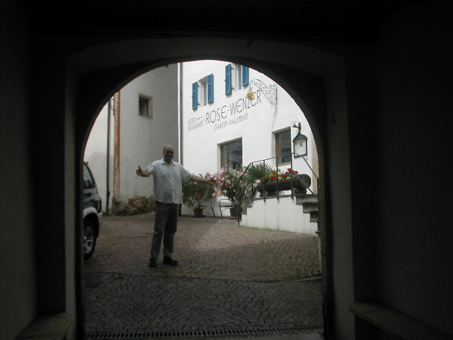 Achim vor der Rose